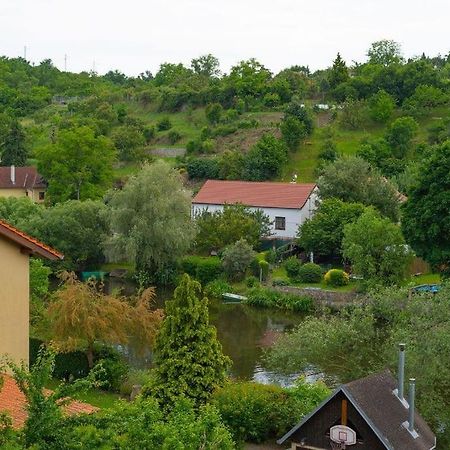 Ruhige Unterkunft Mit Einer Schoenen Aussicht Apartment Znojmo Exterior photo