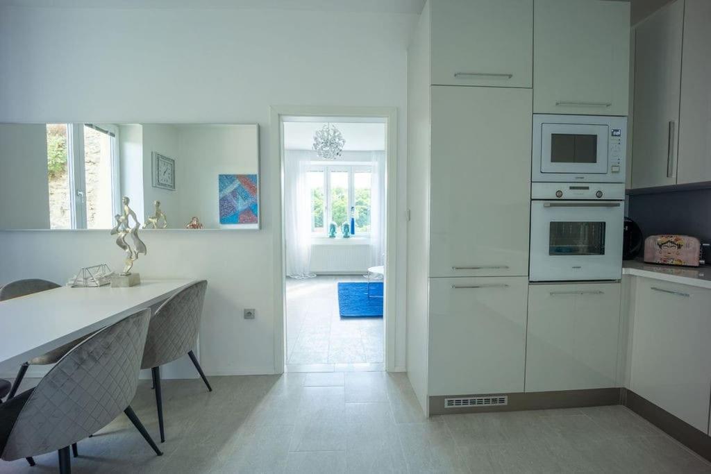 Ruhige Unterkunft Mit Einer Schoenen Aussicht Apartment Znojmo Exterior photo